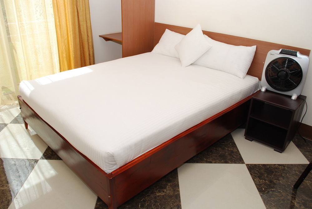 Grand Global Hotel Kampala Esterno foto