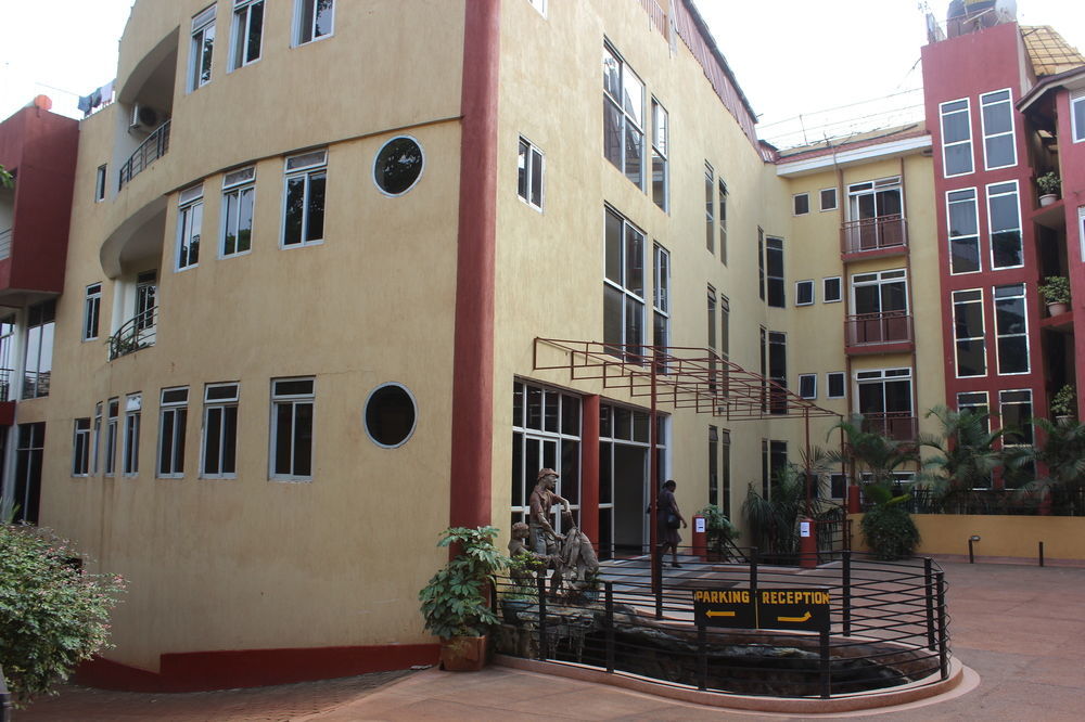 Grand Global Hotel Kampala Esterno foto