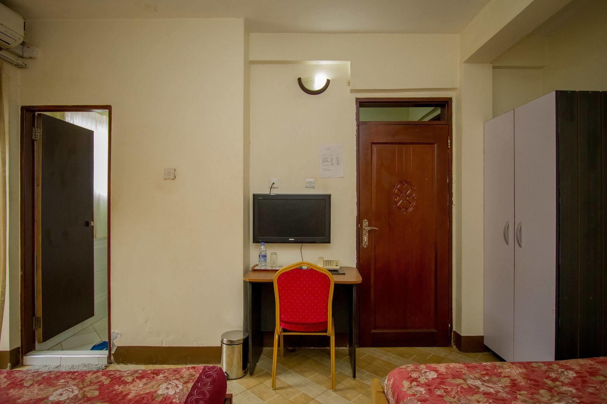 Grand Global Hotel Kampala Esterno foto