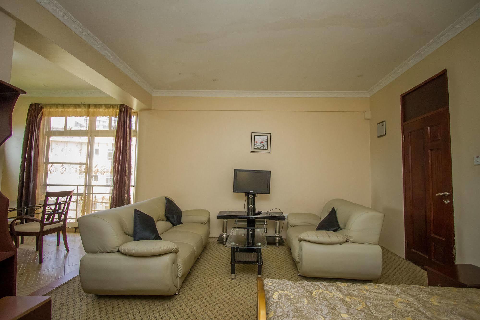 Grand Global Hotel Kampala Esterno foto