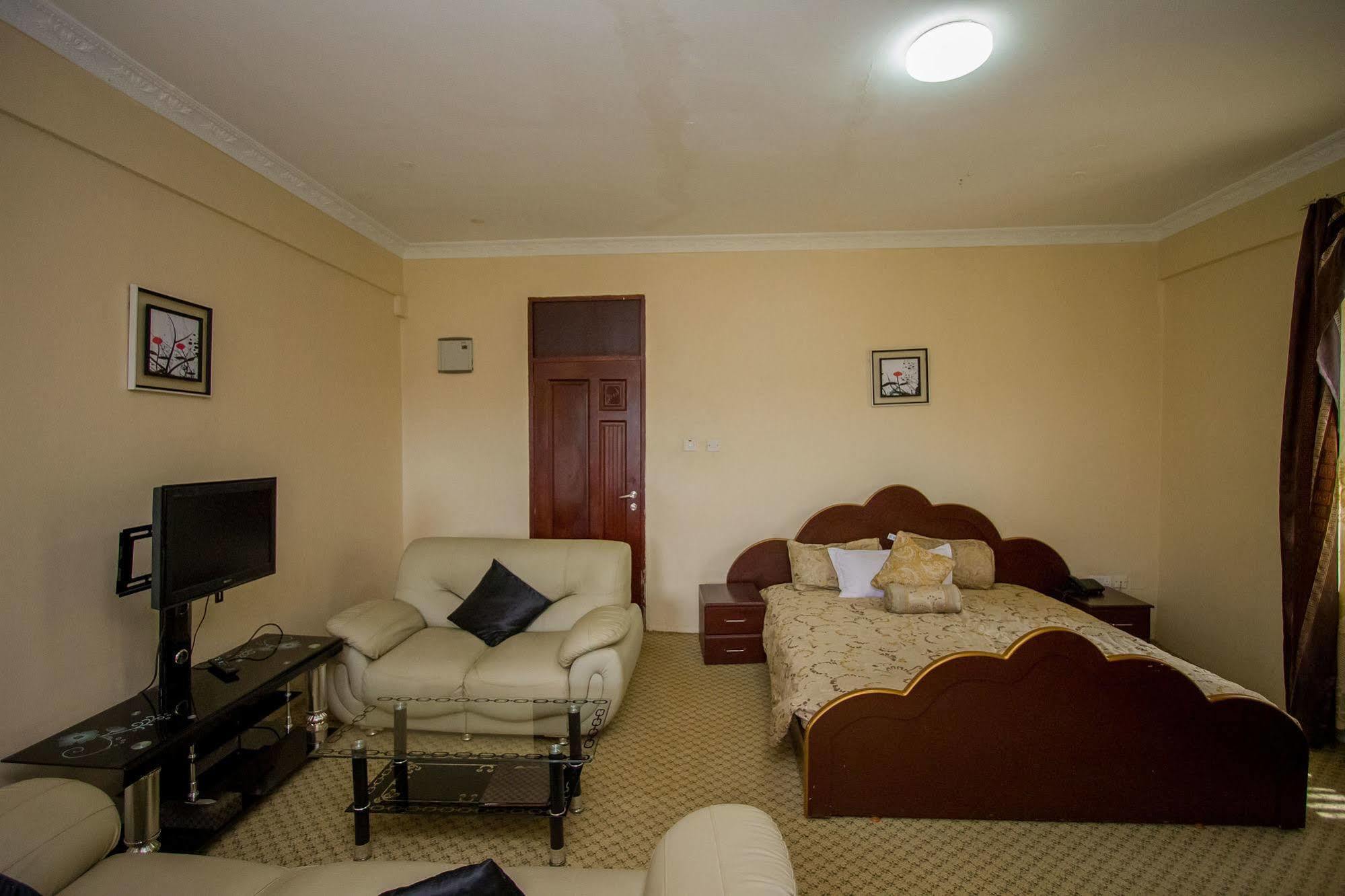 Grand Global Hotel Kampala Esterno foto