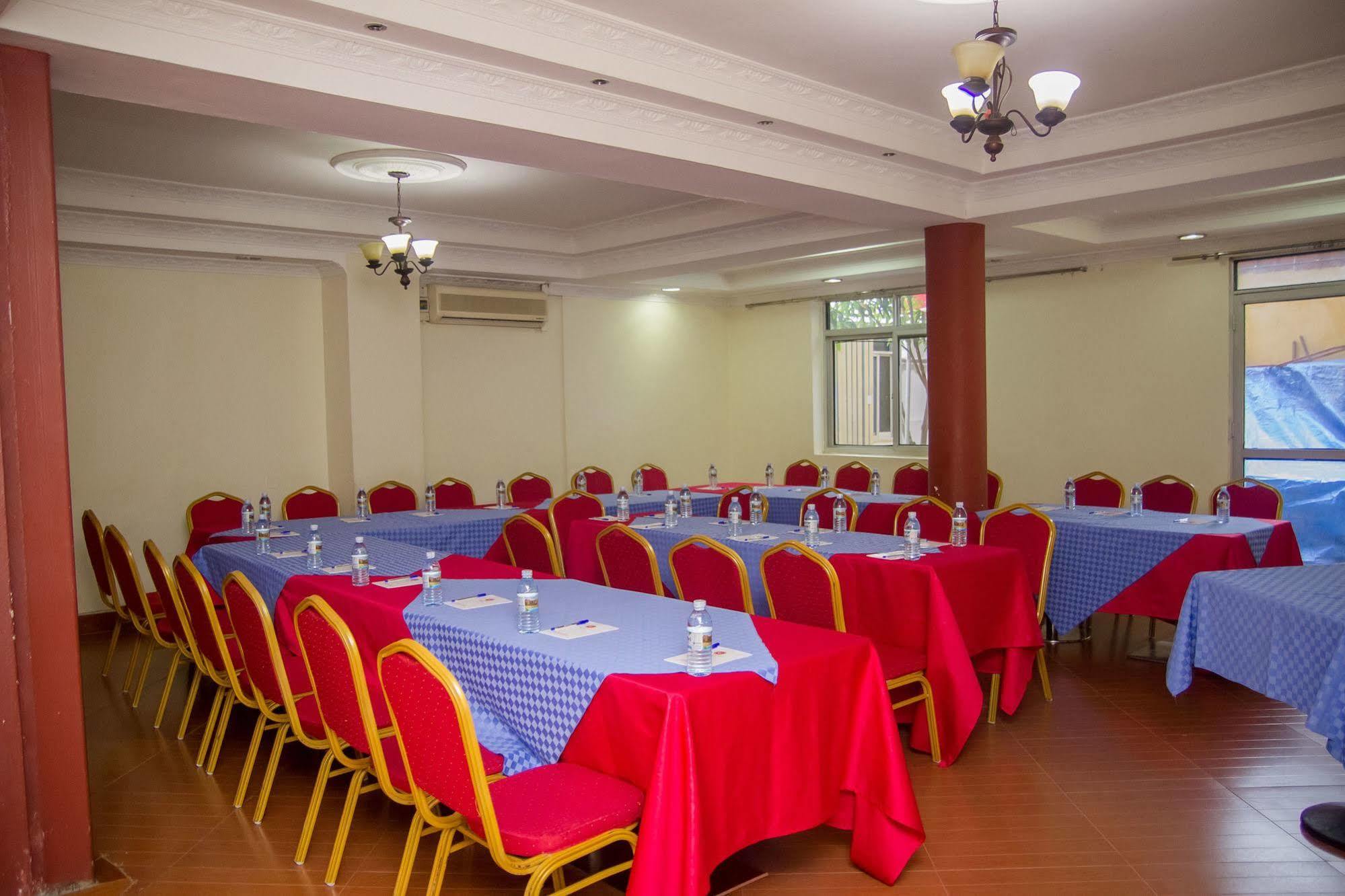 Grand Global Hotel Kampala Esterno foto