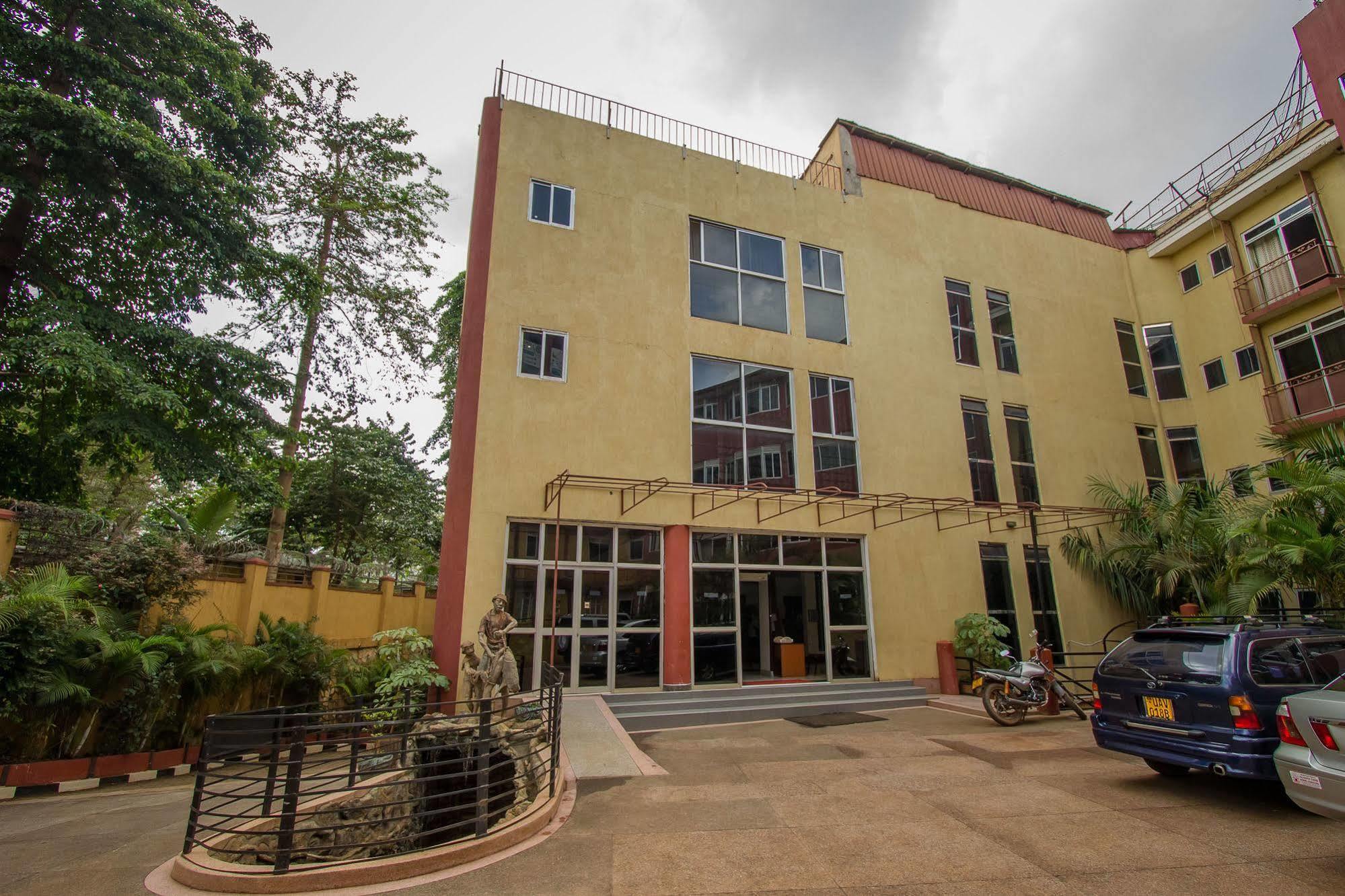 Grand Global Hotel Kampala Esterno foto