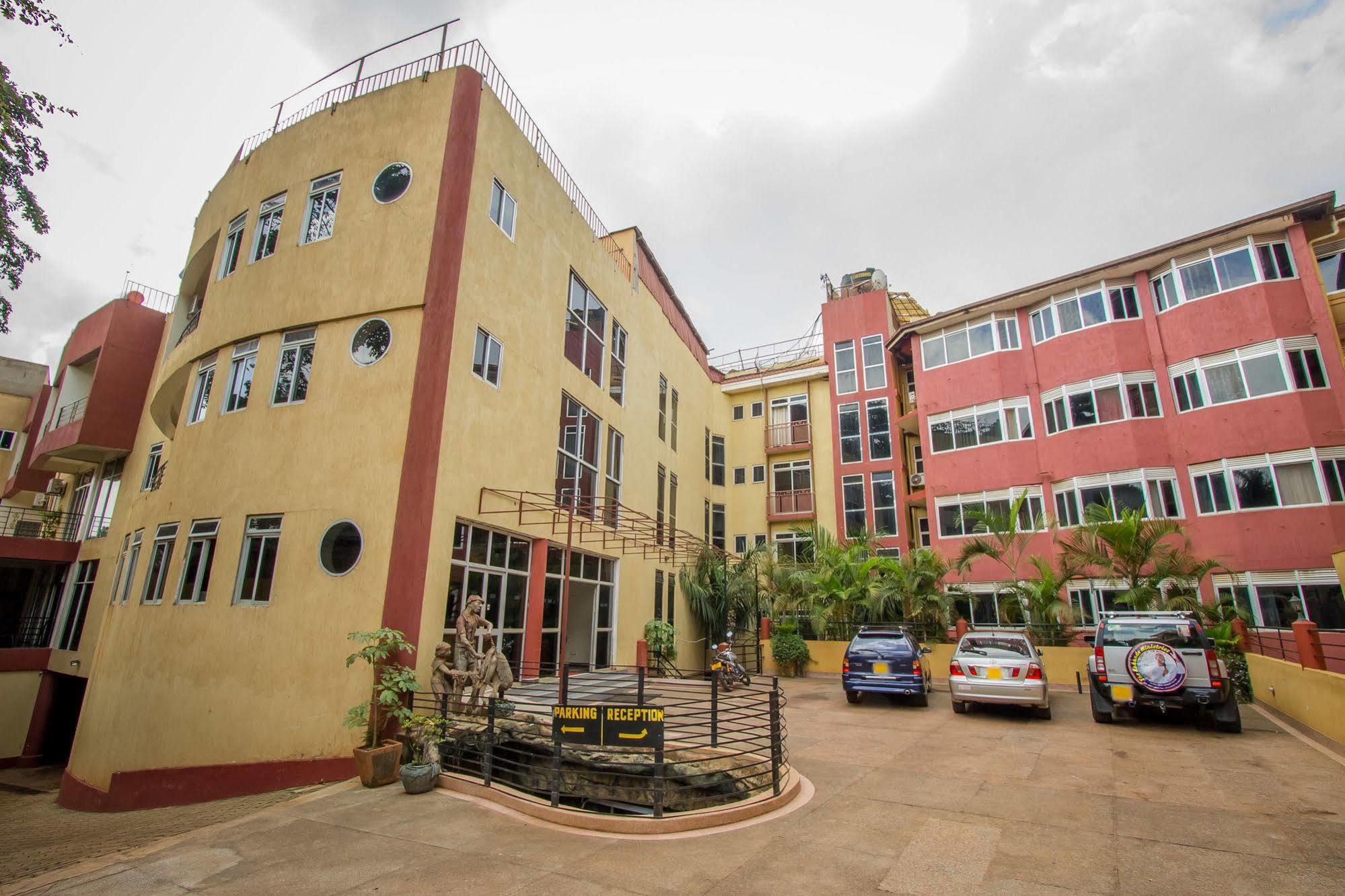 Grand Global Hotel Kampala Esterno foto