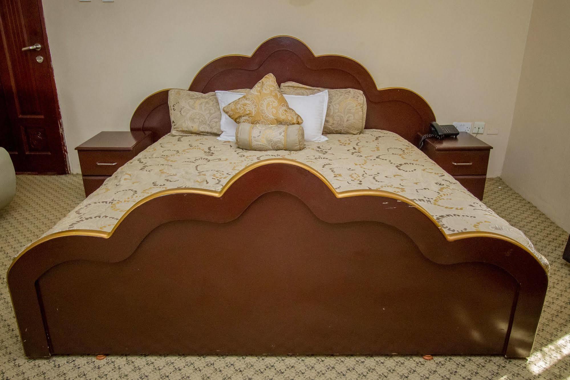 Grand Global Hotel Kampala Esterno foto